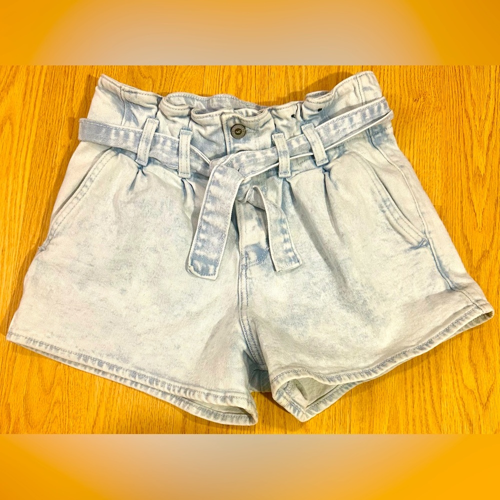 Hollister Ultra High-Rise Mom Shorts 3” w/Paper Bag Belted Waist Button Fly 7/28